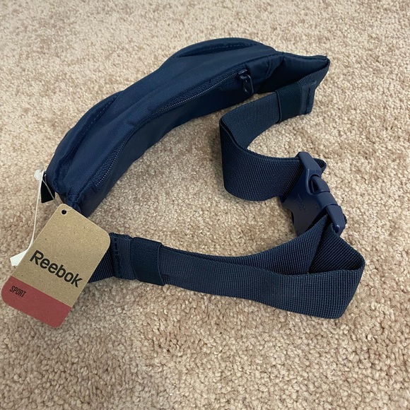 Reebok fannypack bag - Picture 3 of 3